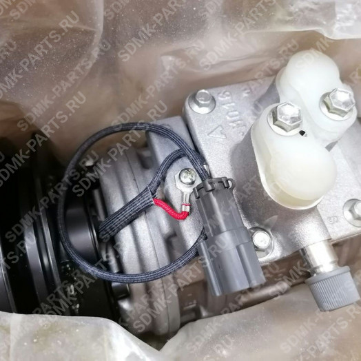 Компрессор кондиционера KOMATSU D155A-5 11Y-979-5450